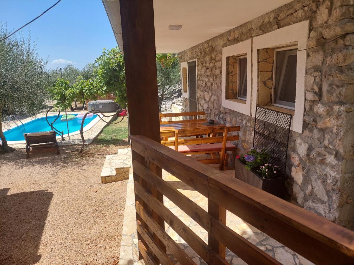 הוילה פונאנט Holiday House Pulina מראה חיצוני תמונה